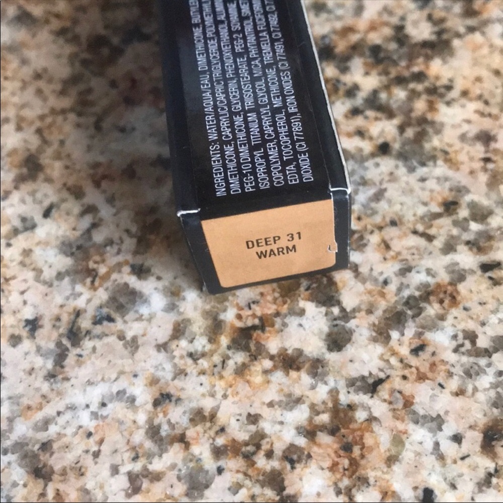 Kat von d lock it concealer